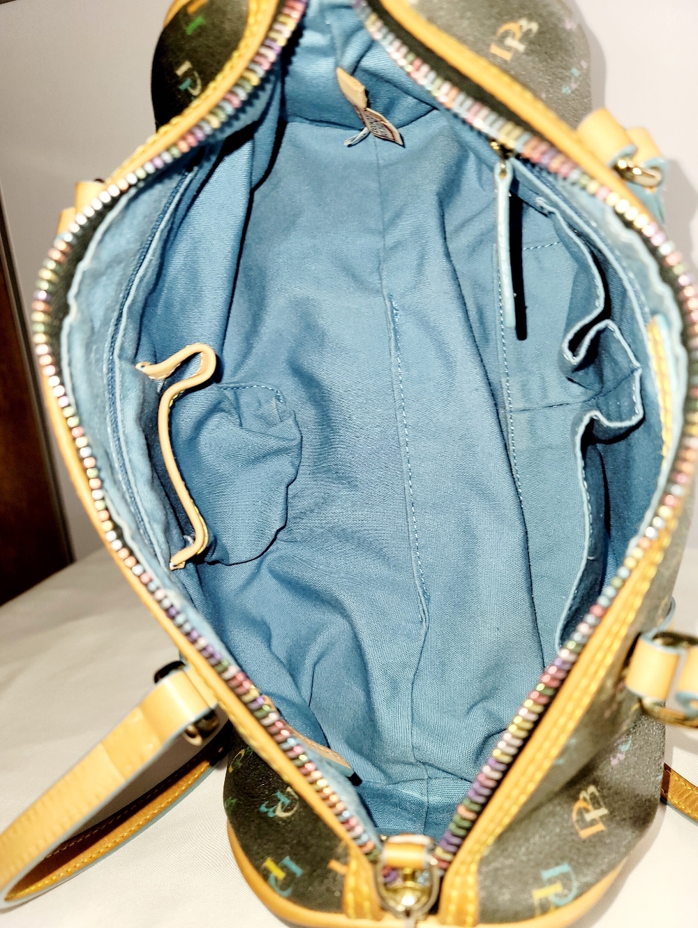 Dooney & Bourke Classic Y2K Rainbow Colored Barrel Bag. - Picture 3 of 11